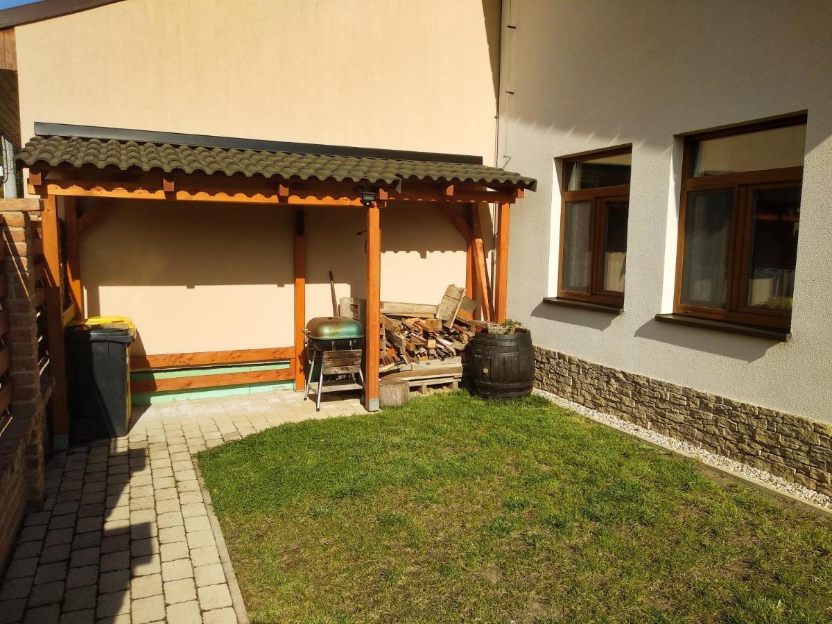 Penzion Mikulecky Kutloch Mikulčice Exterior foto