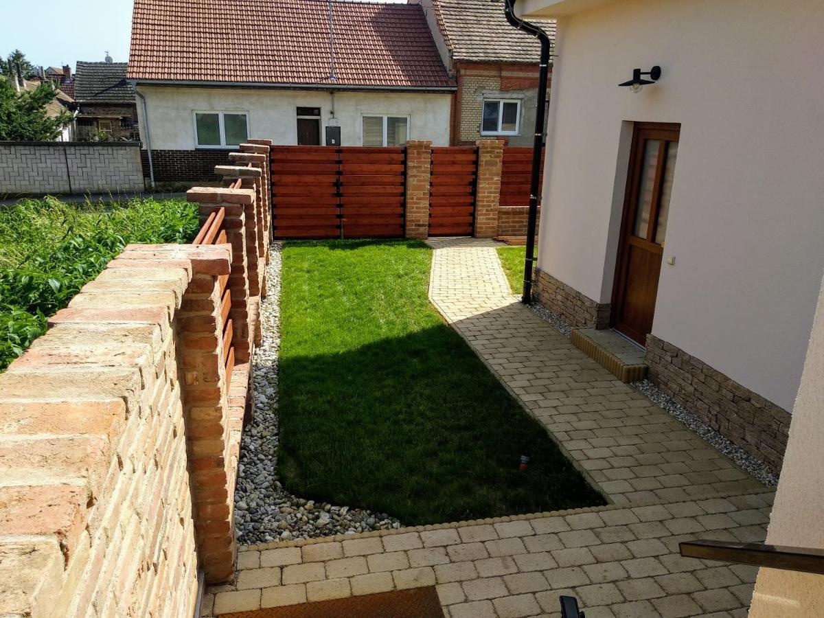Penzion Mikulecky Kutloch Mikulčice Exterior foto